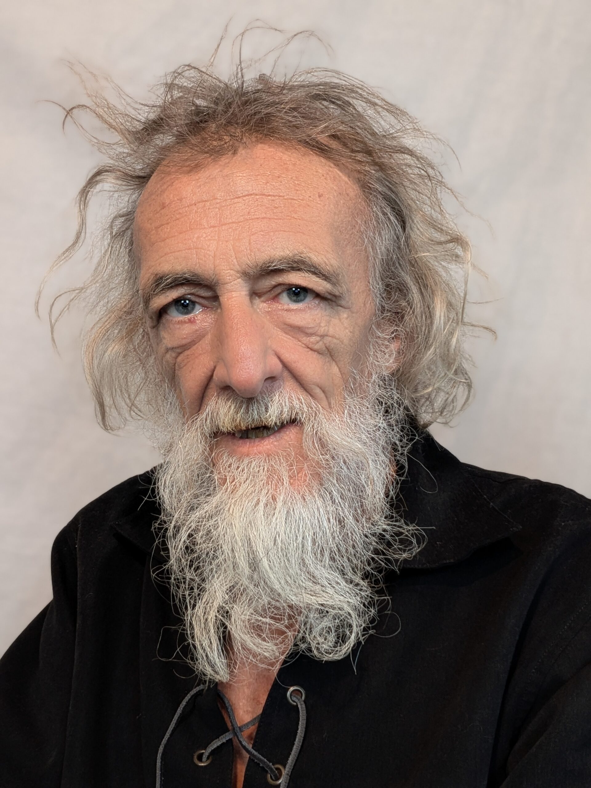Headshot of Julian Snare